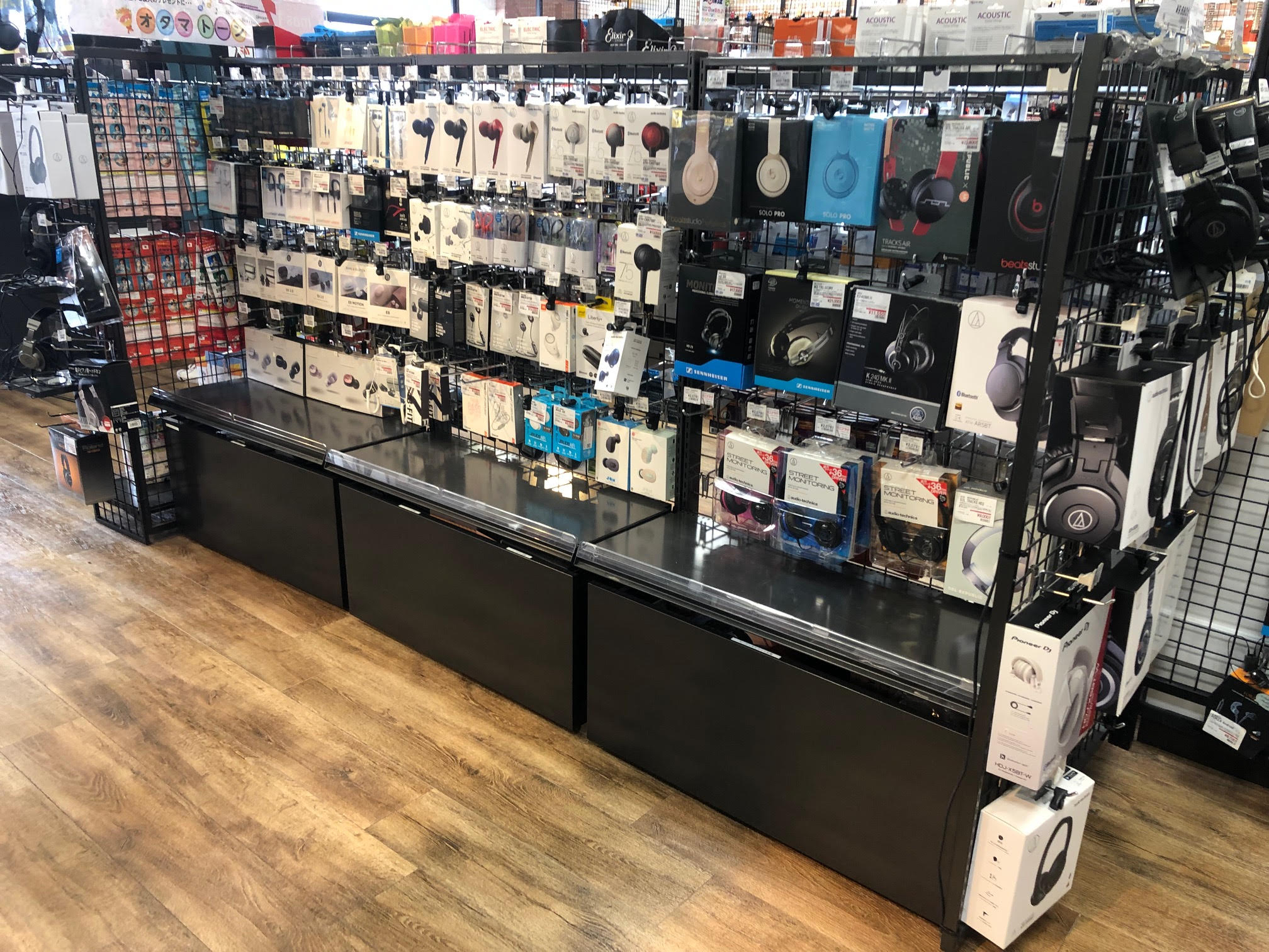 【Tax free shop】If you want to buy a musical instrument in Japan, come