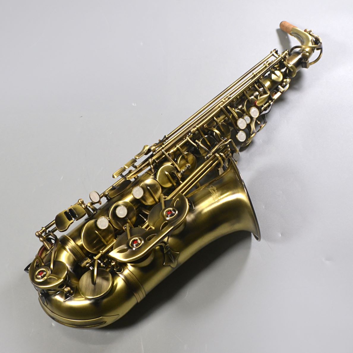 KaerntnerKAL-68AQ アルトサックス アンティークモデル 彫刻入り