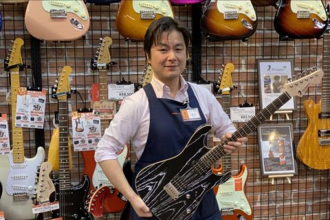 スタッフ写真 副店長・ギターシニアアドバイザー 瀧本