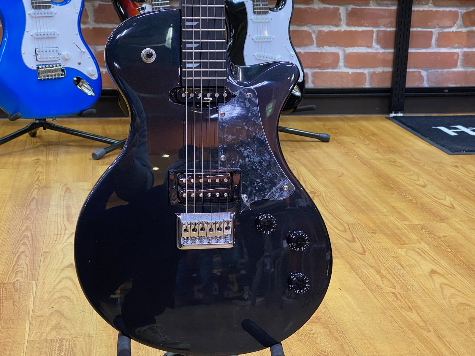 【エレキギター】RYOGA / HORNET/LE LBK 入荷しました！