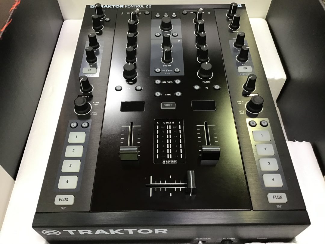 【展示特価】バトルDJから非常に人気の高いDJミキサー NI / TRAKTOR Z2｜島村楽器 イオンモール佐賀大和店