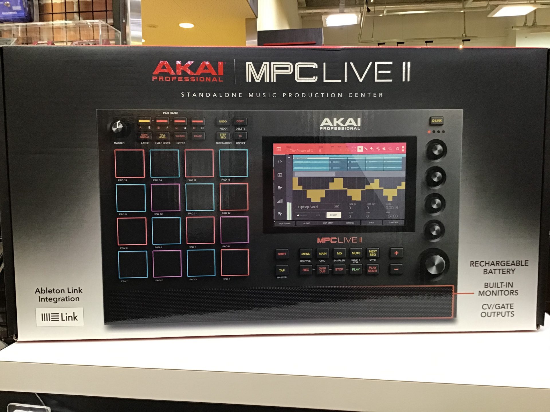 AKAIの大人気サンプラー第2世代モデル『MPC LIVE 2』次回入荷予約受付中！！(12/18更新)