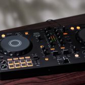 DJをこれから始めたい方にオススメのDJコントローラー Pioneer DJ / DDJ-FLX4