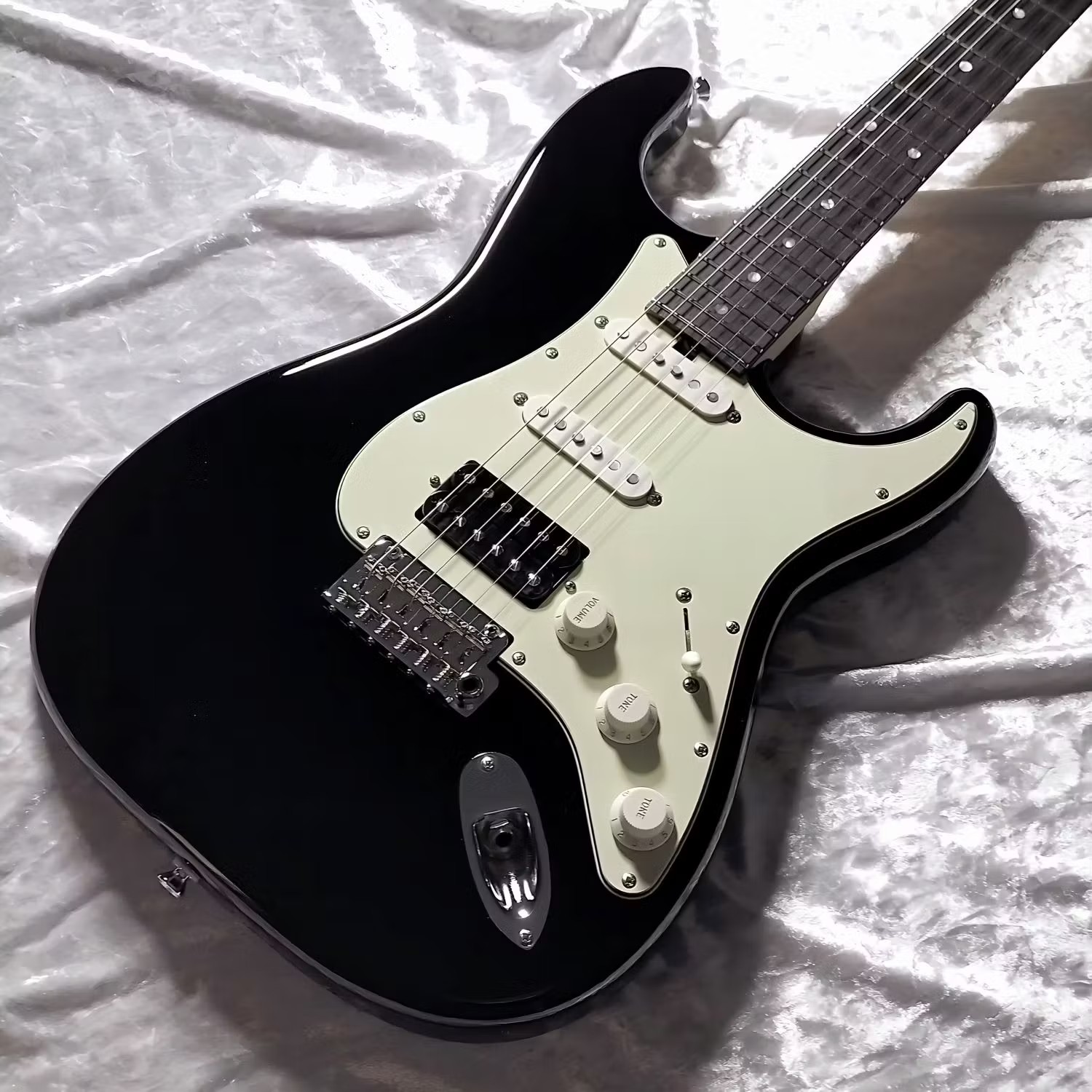 SAITO GUITARSS-622CSH MRA SH MNT Black