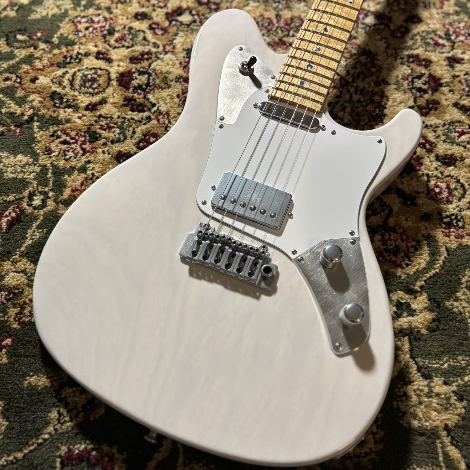 SugiDS499M/ASH Translucent White