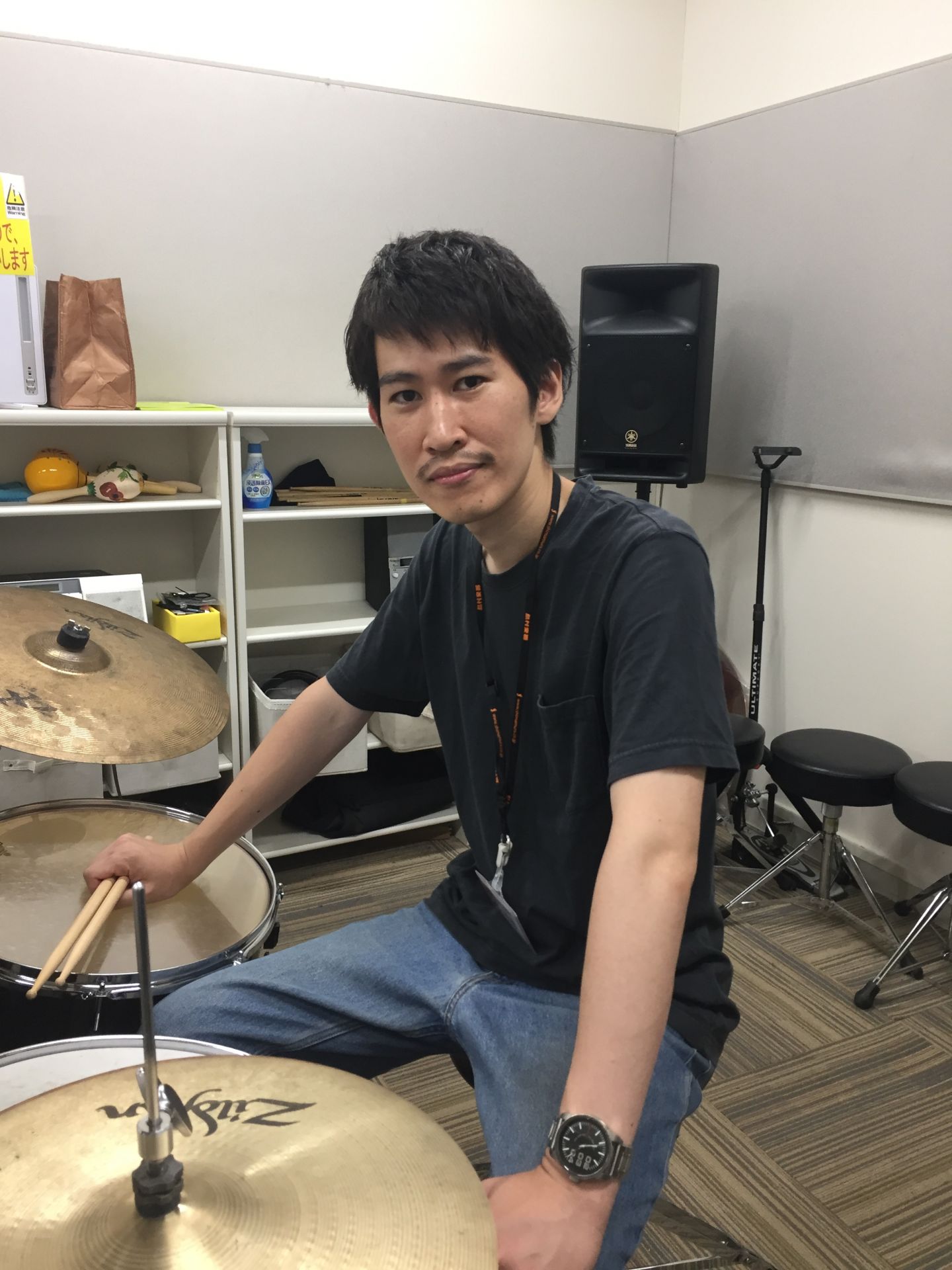 音楽教室 講師インタビューvol 4 ドラムの先生に聞いてみた 火曜日ドラム講師 本橋 昭宏 コクーンシティさいたま新都心店 店舗情報 島村楽器