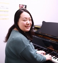 【ピアノコース・幼児の基礎音楽科講師紹介】渡邊　恵未