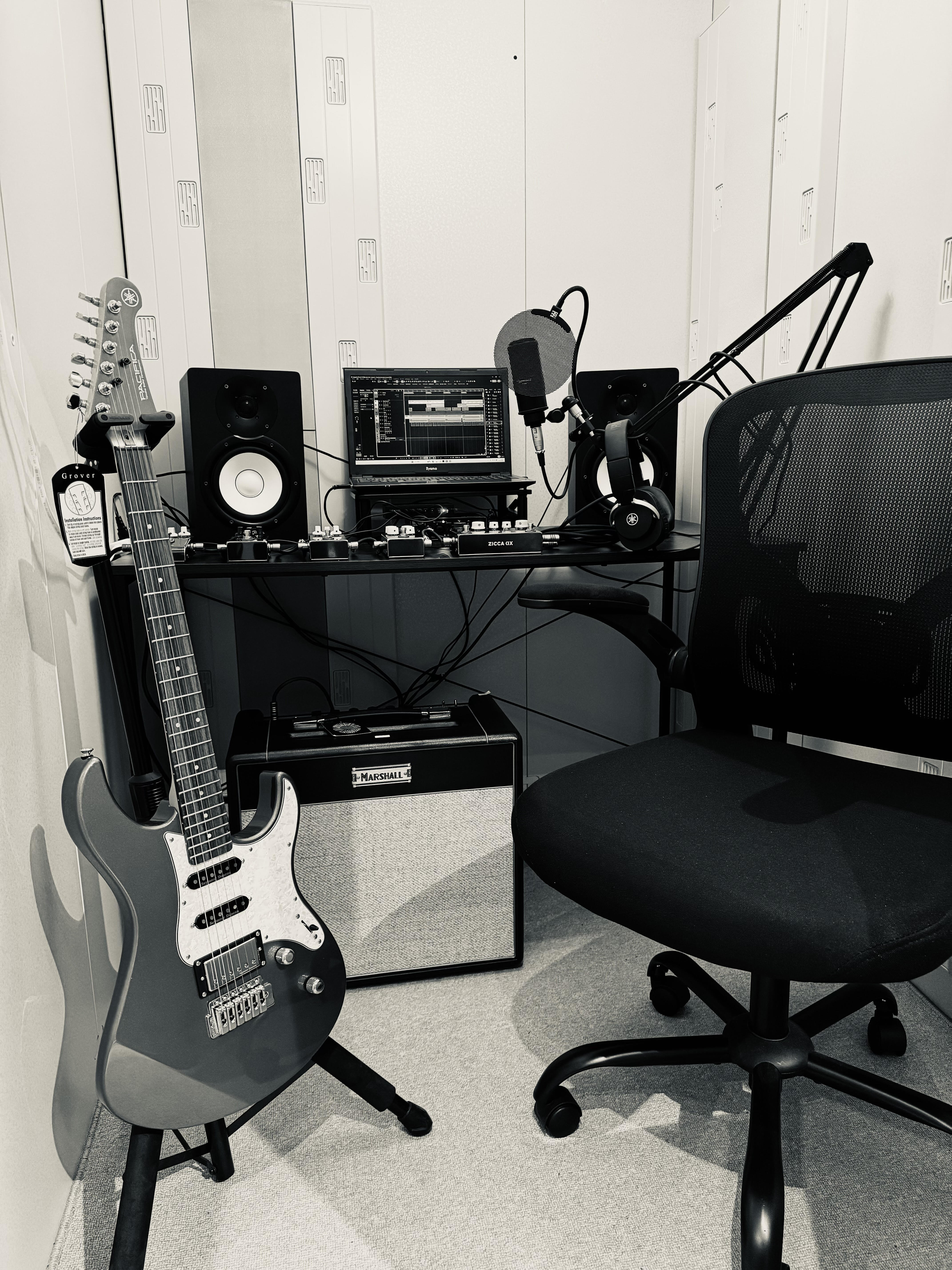 夜になり手にしたギターをそっと置いた。隣の部屋、下の階、通りすがりのクレーム──。弾きたい気持ちは、音よりも静かに消えていった。 そんな夜を、あと何回、繰り返すのだろう。 「防音室ってプロ向けの設備でしょ？」いいえ、それは誤解です。今やどのご家庭にも1台・・・はかなり言い過ぎましたが、、、趣味でギタ […]