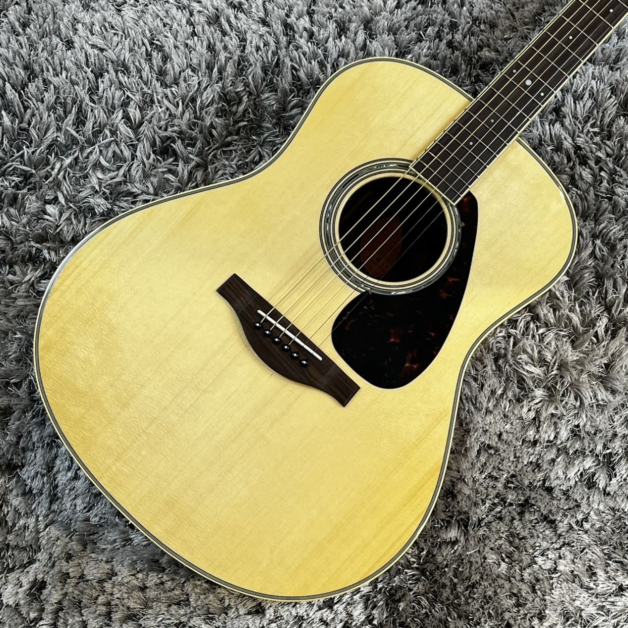 エレアコギターYAMAHA LL6 ARE NT