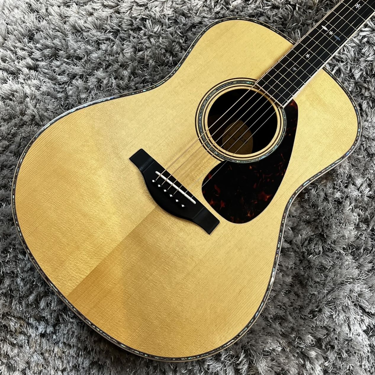 アコースティックギターYAMAHA LL36 ARE