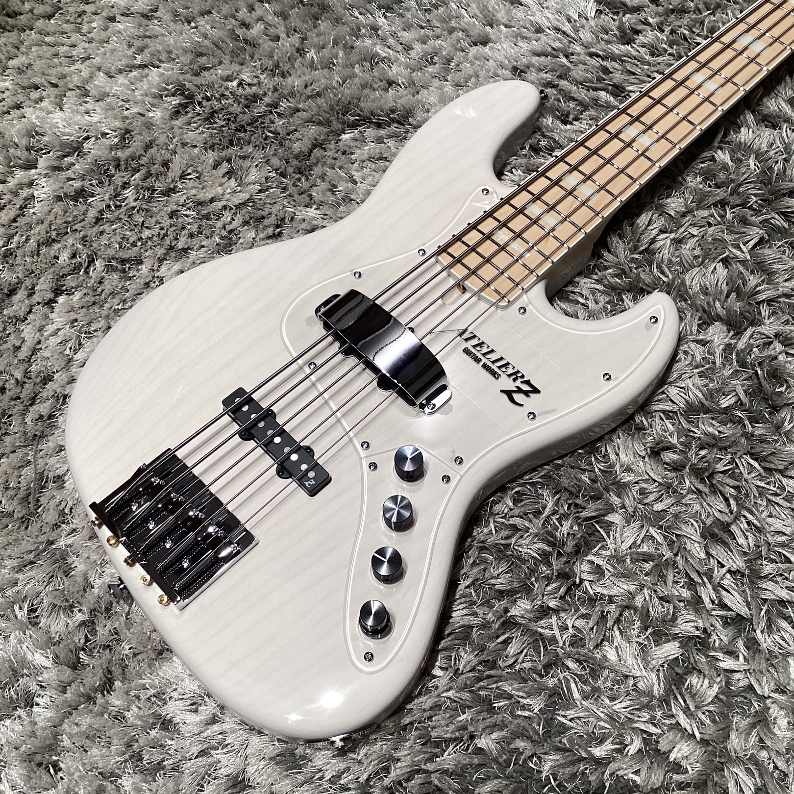 ATELIER Z　5弦ベースM265 CTM/M MH（TPWH）