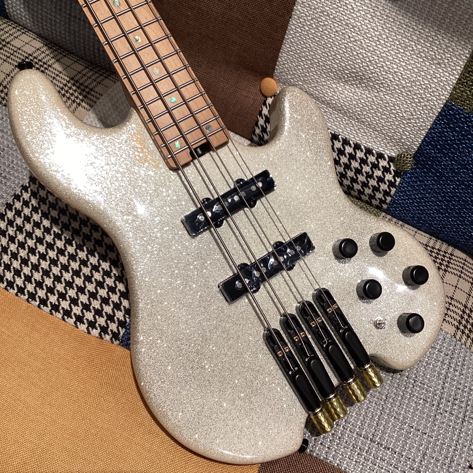 Sfida（スフィーダ）/4弦ヘッドレスベースSHB-800Ⅱ（WHS）