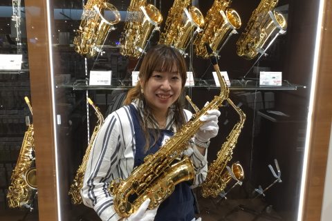 スタッフ写真 スコア・教育楽器 西津