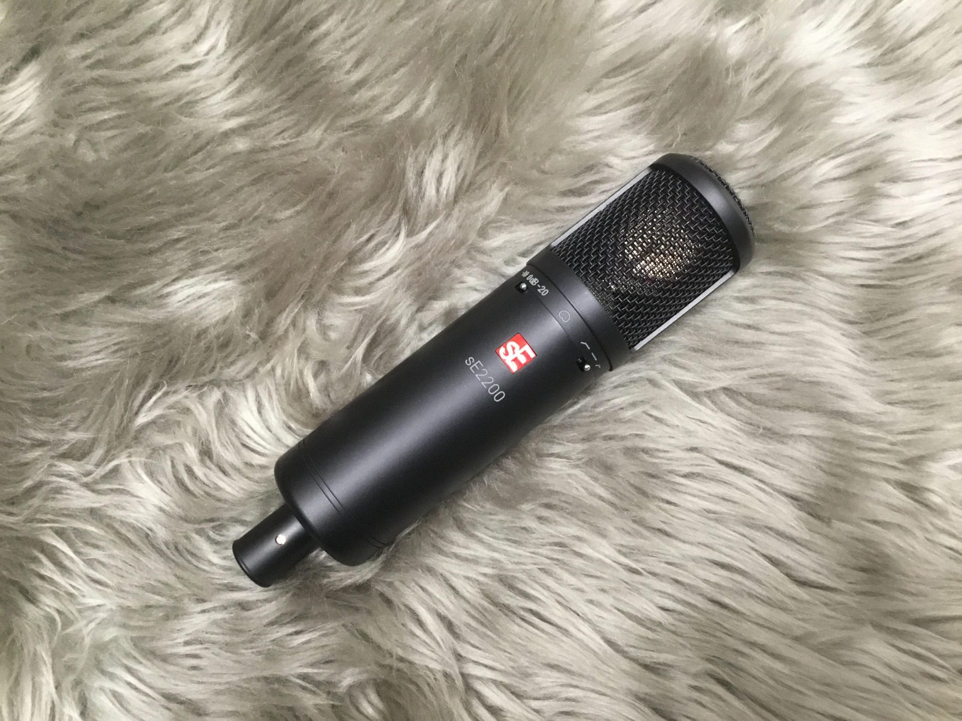 sE2200