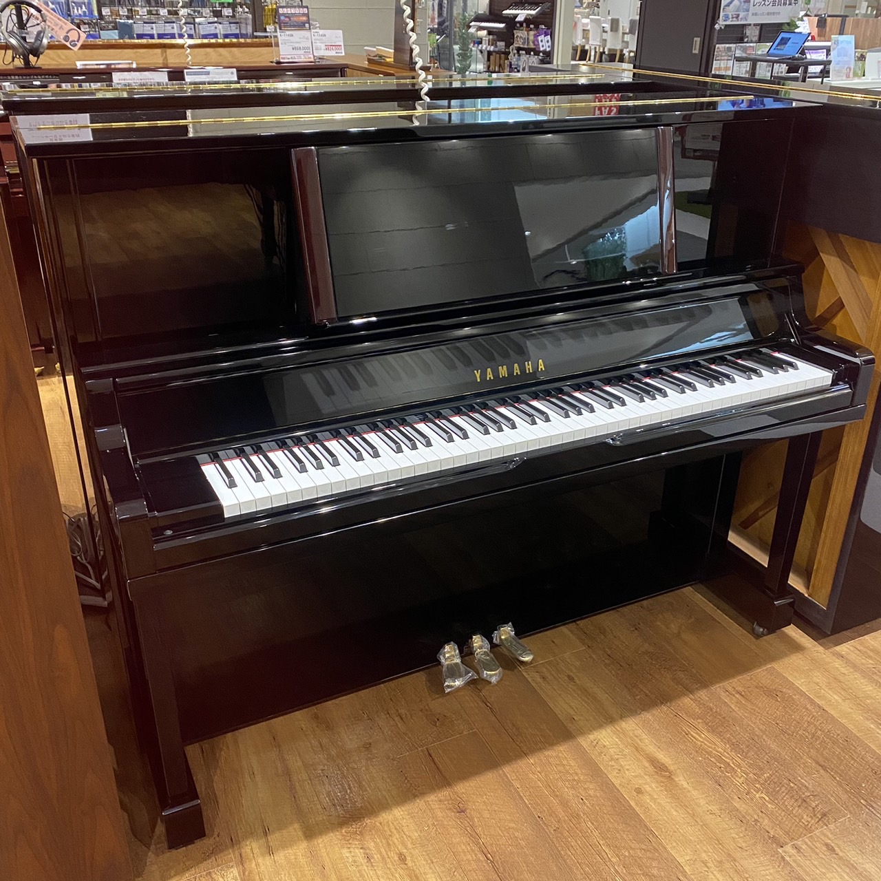 中古アップライトピアノYAMAHA/UX100