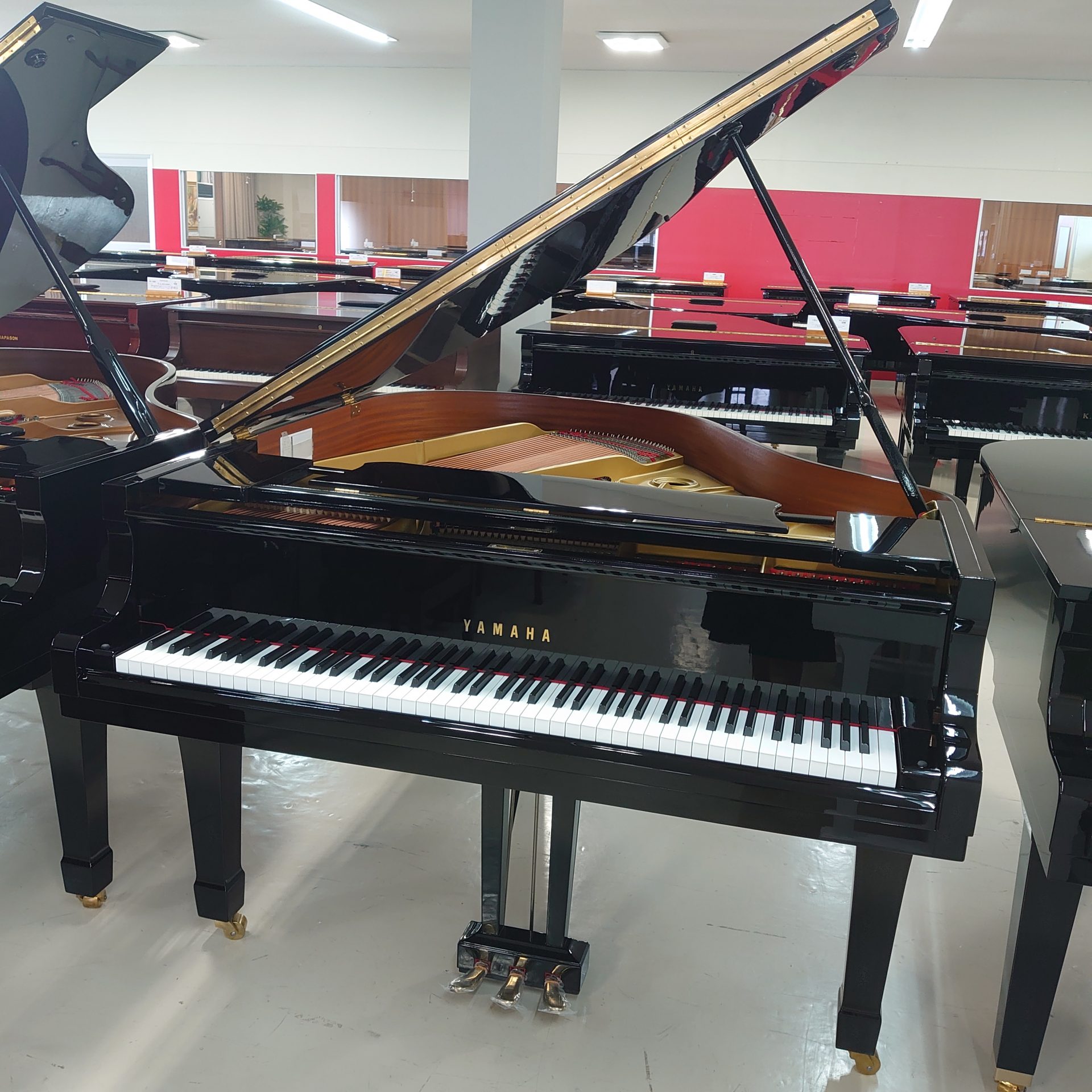 中古グランドピアノYAMAHA/G1B