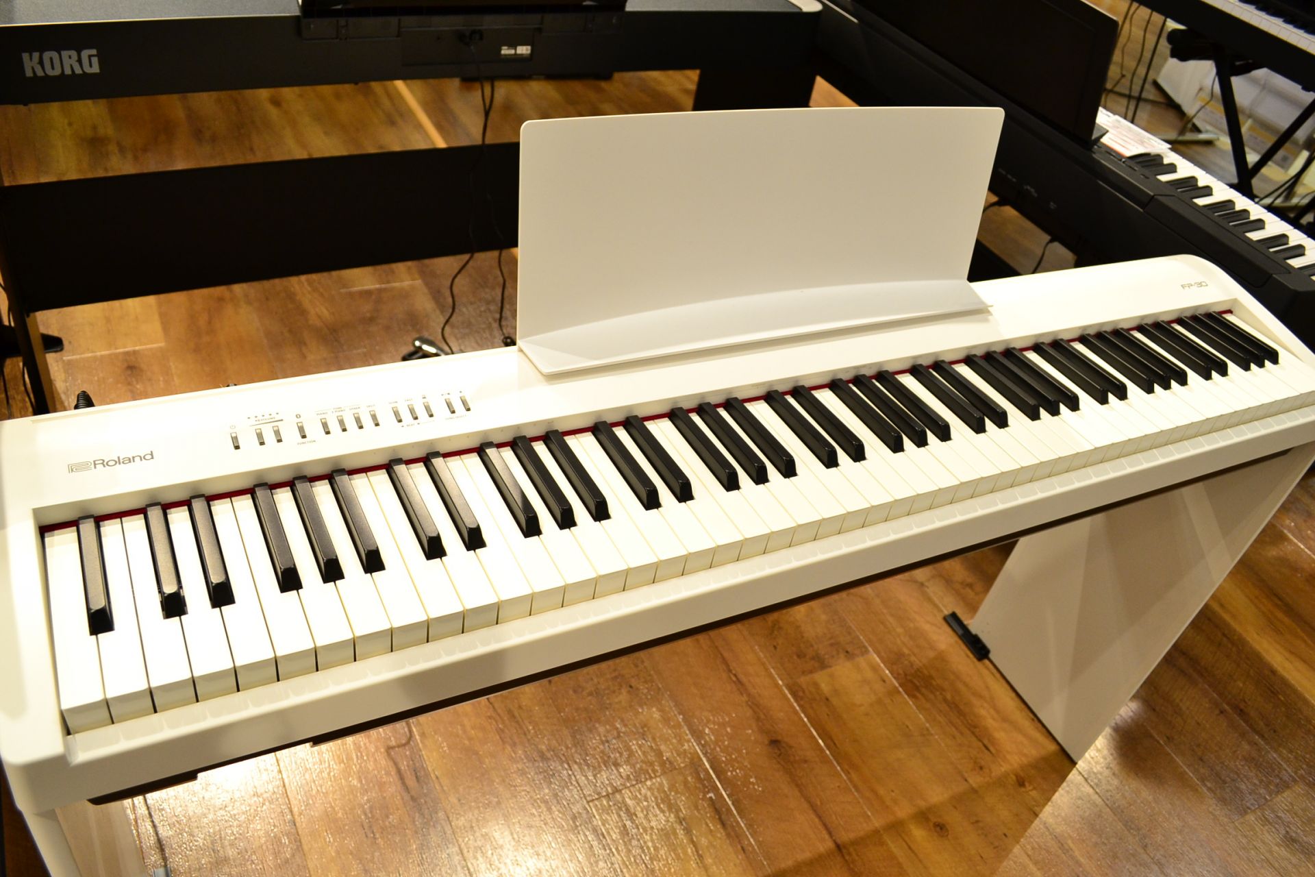 電子ピアノRoland　FP-30X