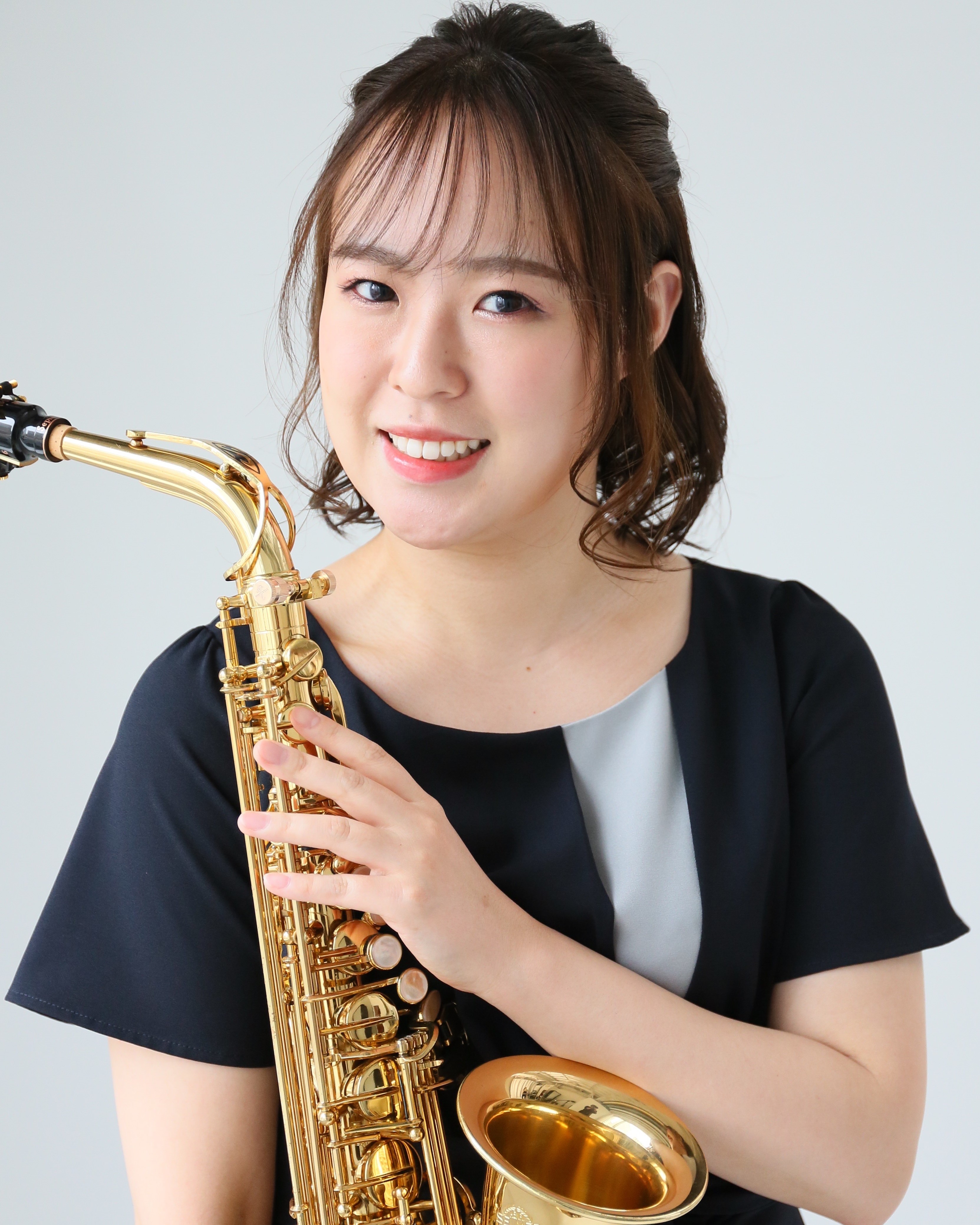 サックス・デジタル管楽器インストラクター藤原 朱里(ふじわら あかり)