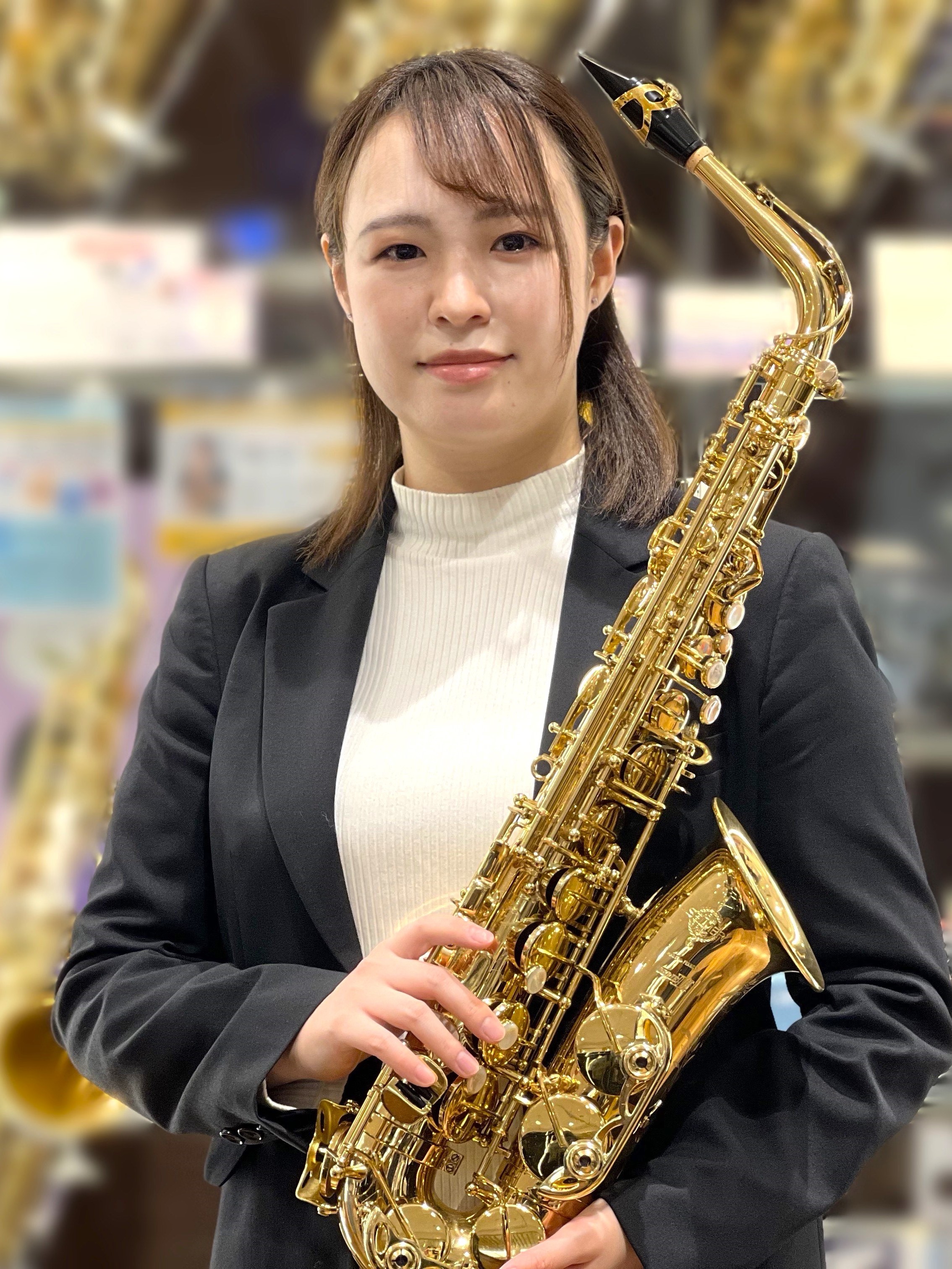 サックスインストラクター藤原 朱里