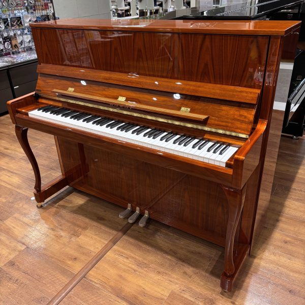 KAWAI K-300SF WNP 島村楽器オリジナルモデル 猫脚 日本製<br />
通常販売価格￥1,088,000(税込)→クリアランスセール価格￥979,200(税込)展示品現品1台限り！/展示キズあり