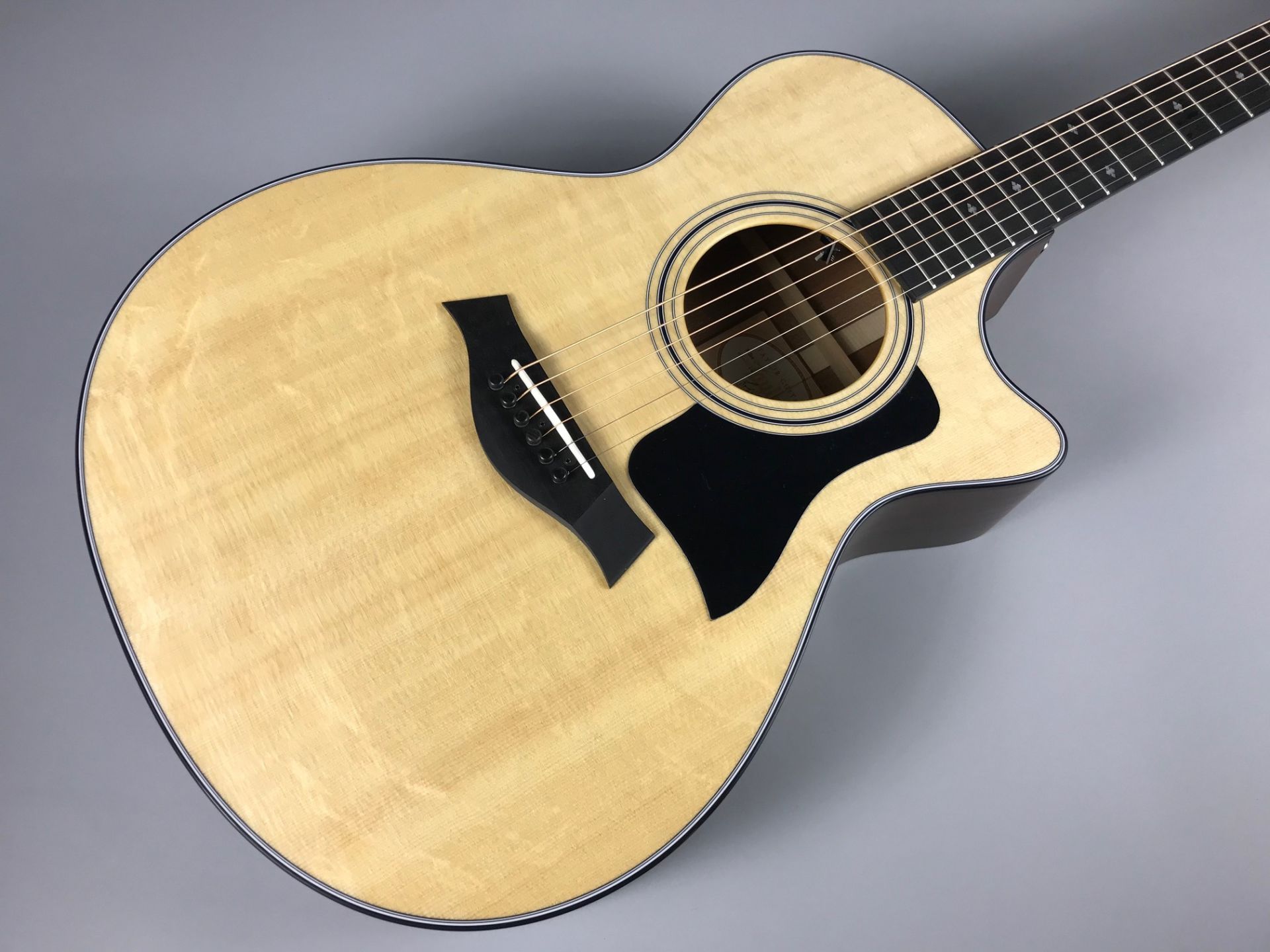 *Taylor 312ce |*ブランド|Taylor| |*型番|Taylor 312ce| |*商品の状態|新品| |*販売価格|[!￥274,752(税込)!]| |*メーカー希望小売価格|￥343,440(税込)| |*ボディタイプ|エレアコギター| |*付属品|専用ハードケース| **小ぶ […]