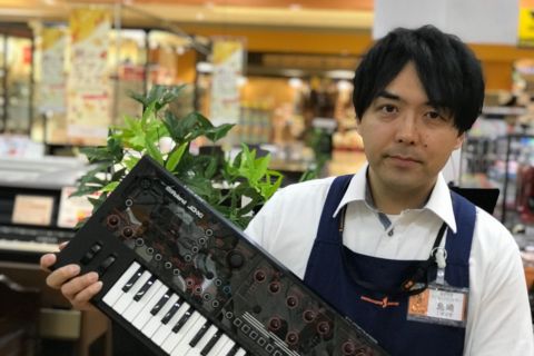 スタッフ写真 デジタル、ドラム担当 島崎