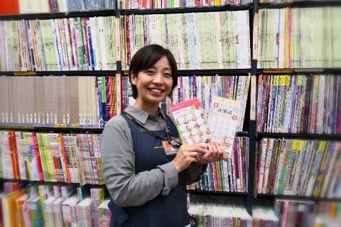 スタッフ写真 楽譜、ファンシー担当 勝見