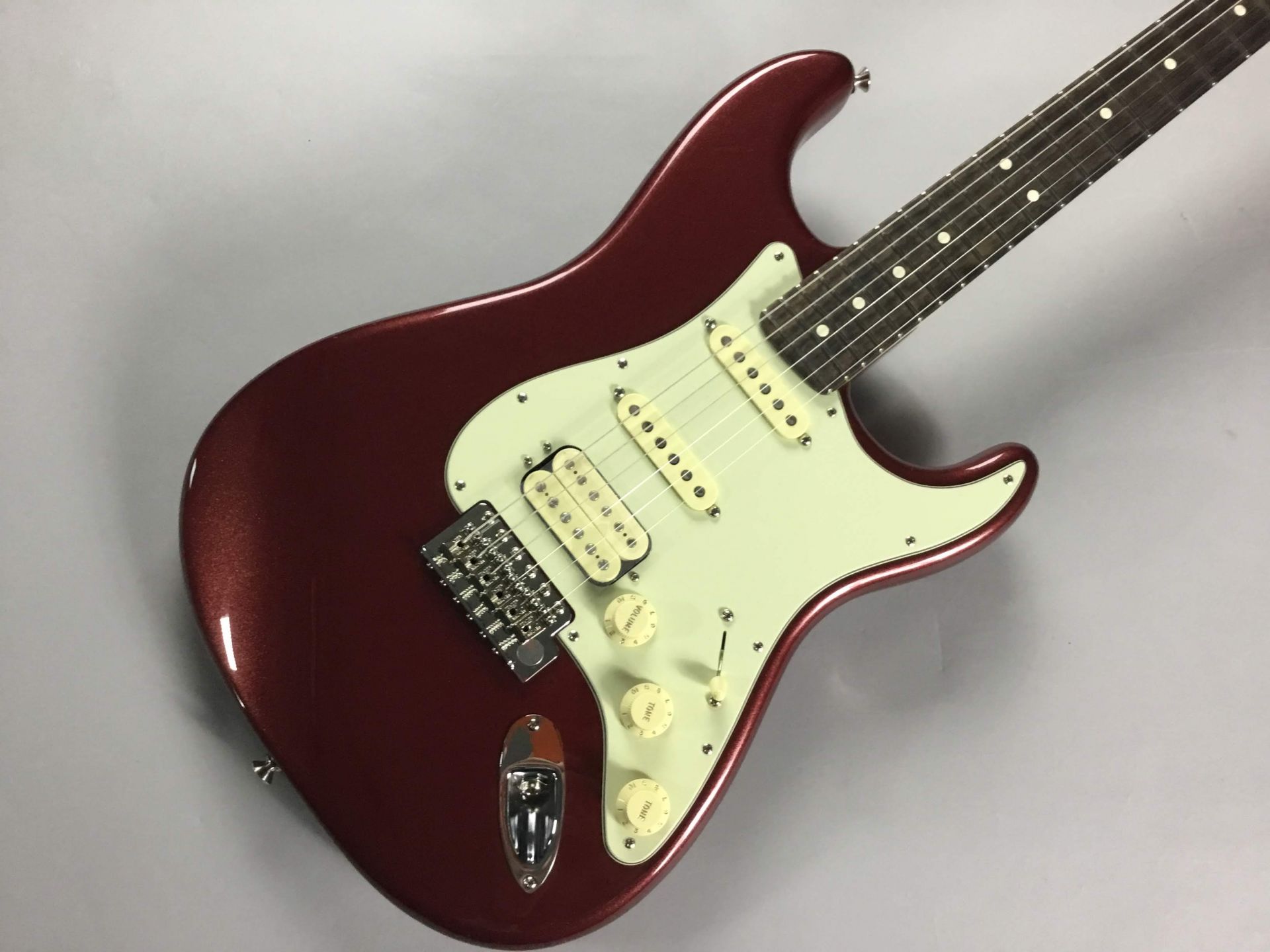 【入荷情報】Fender – American Performer Stratocaster