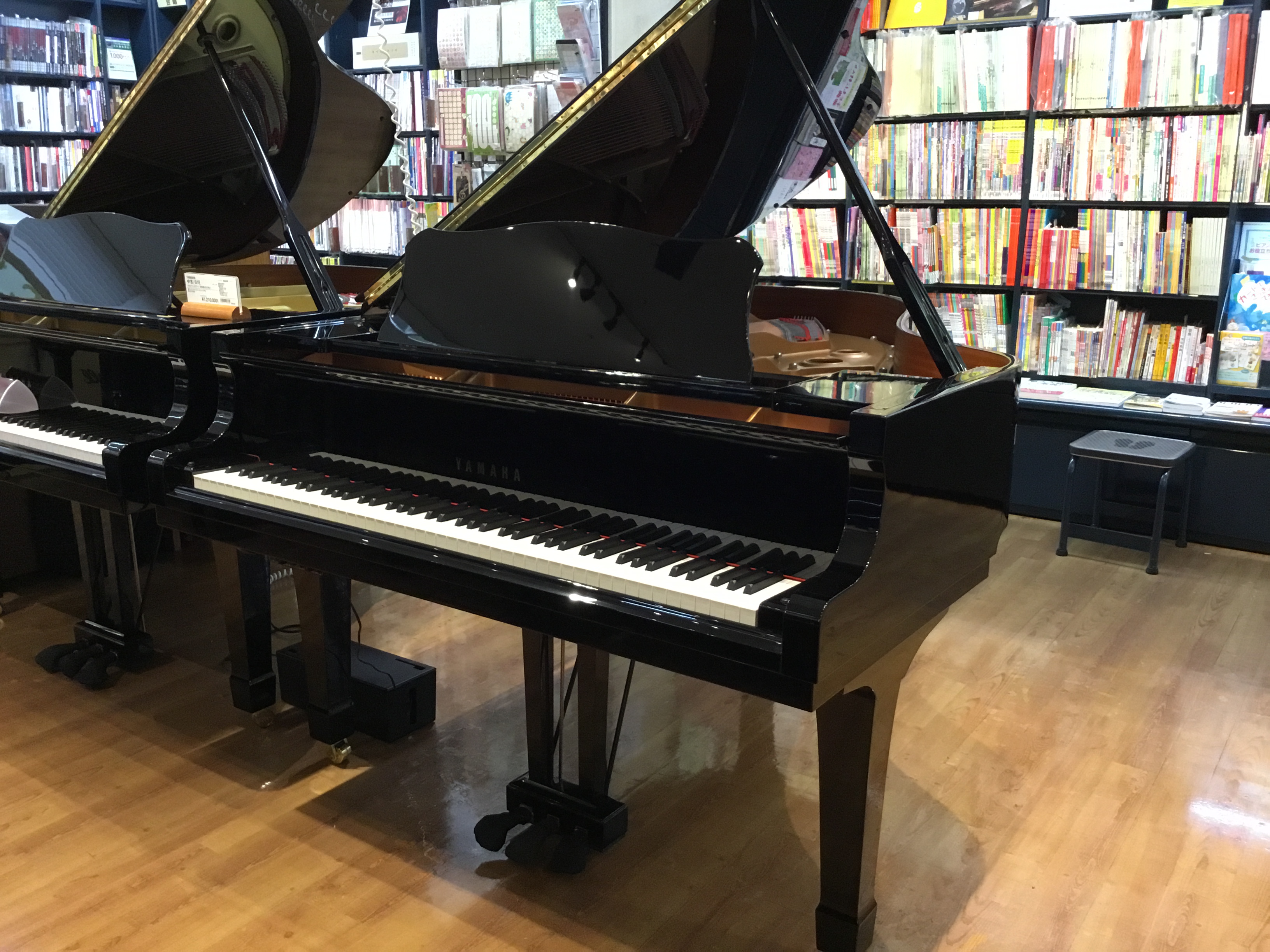 中古グランドピアノヤマハ C3SN