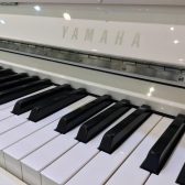 ～ご成約済～【中古電子ピアノ新入荷】ヤマハハイブリッドピアノ『NU1X』白鏡面艶仕上(2020年製造）