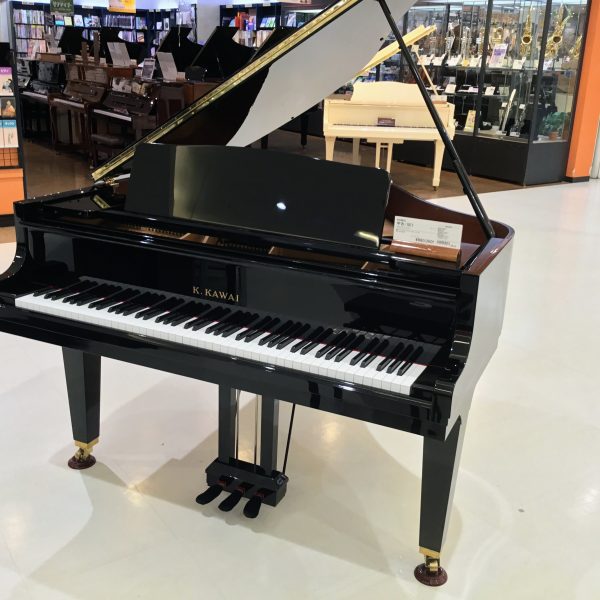■カワイ　中古グランドピアノ<br />
・GE1（1992年製造）<br />
・￥880,000<br />
ご成約済