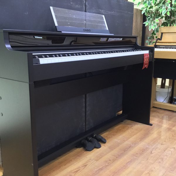 ■カシオ　AP-S5000GP/S<br />
・黒木目調<br />
・￥181,500<br />
・高低自在椅子付