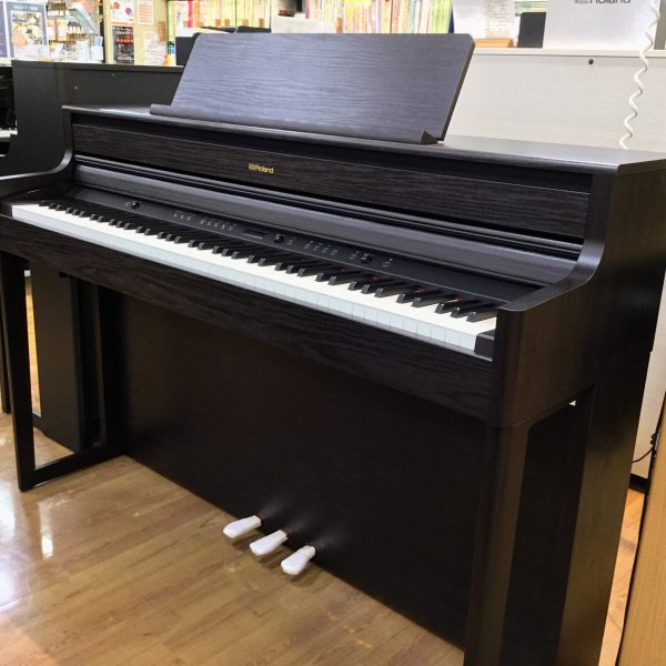 ■ローランド　HP704<br />
・ダークローズウッド<br />
・￥203,500