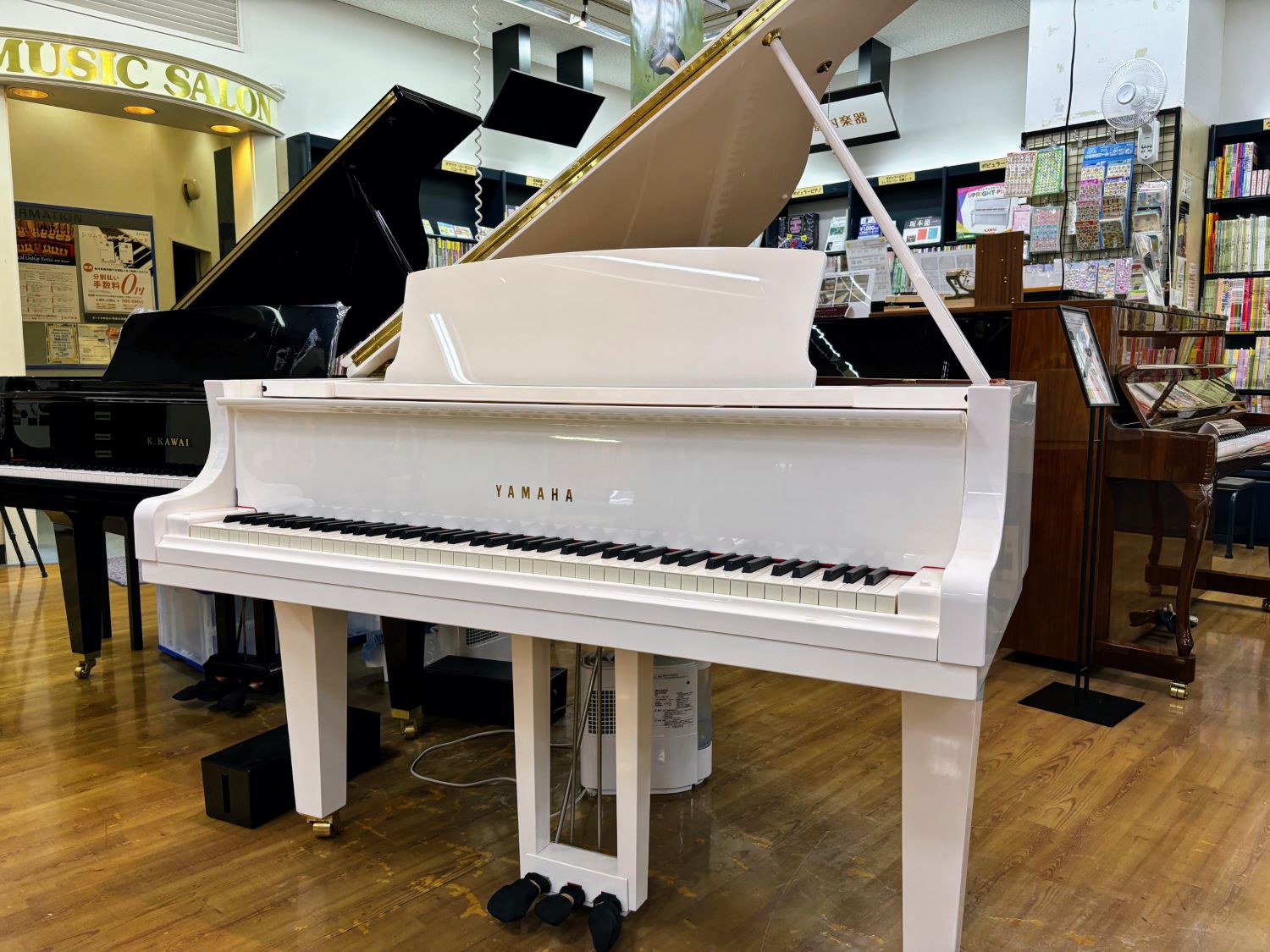中古グランドピアノYAMAHA C1X特注色