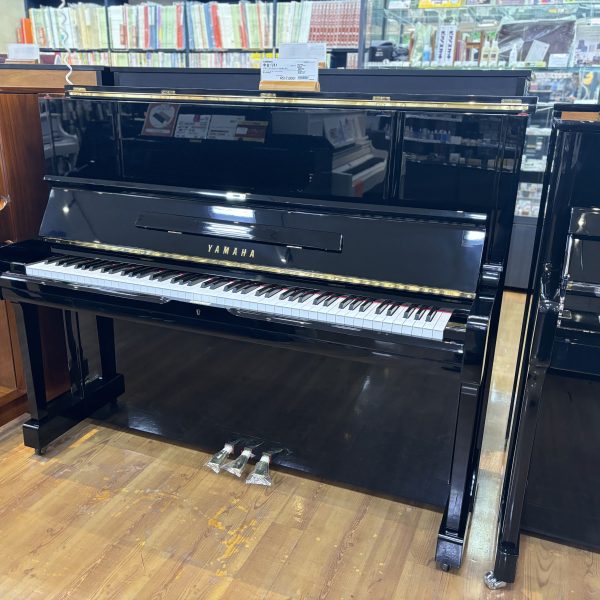 ■ヤマハ　中古ピアノ<br />
・UX1（1983年製造）<br />
・背高121㎝<br />
・￥517,000<br />
<br />
人気のUXタイプです。低音から高音でバランスの良いピアノです。