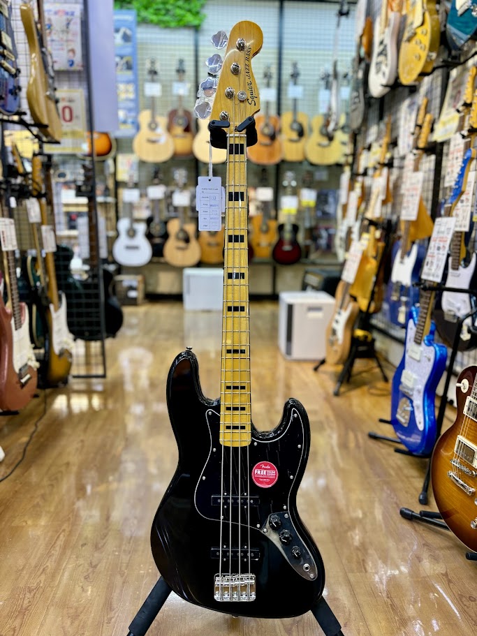 エレキベースSquier by Fender Classic Vibe ’70s Jazz Bass Maple Fingerboard Black