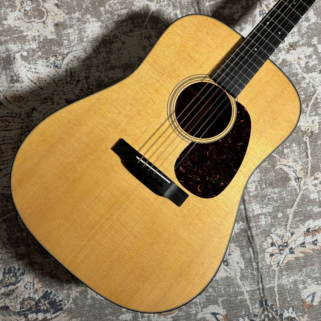 アコースティックギターMartin D18 standard