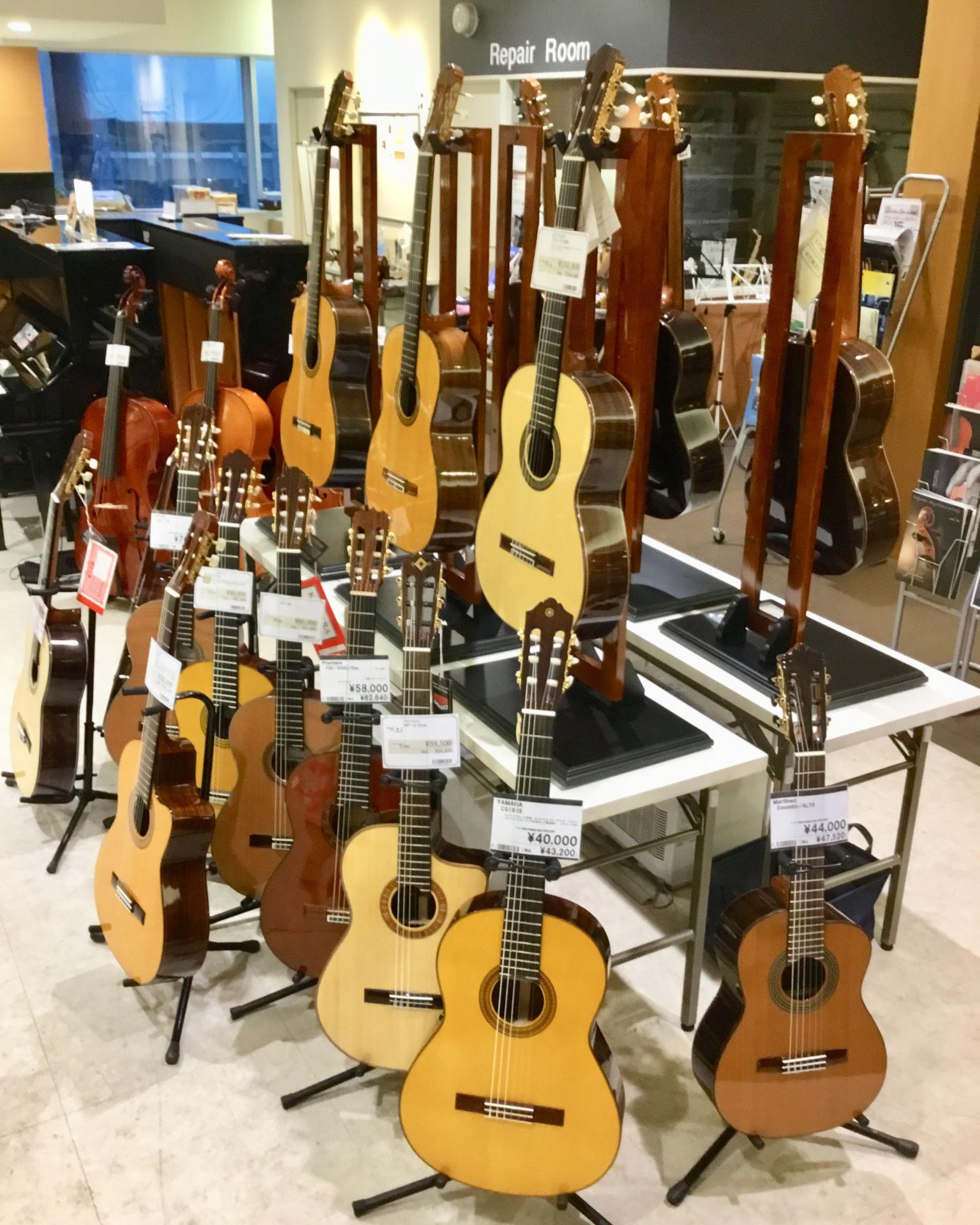 【2019年8月2日更新】札幌クラシック店　手工品クラシックギターの紹介
