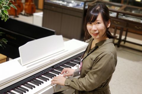 スタッフ写真 ピアノ・保育士ピアノ・ソルフェージュインストラクター 高階