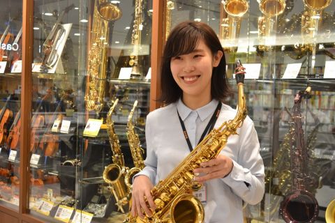 スタッフ写真 サックス・エアロフォンインストラクター 高橋茅里