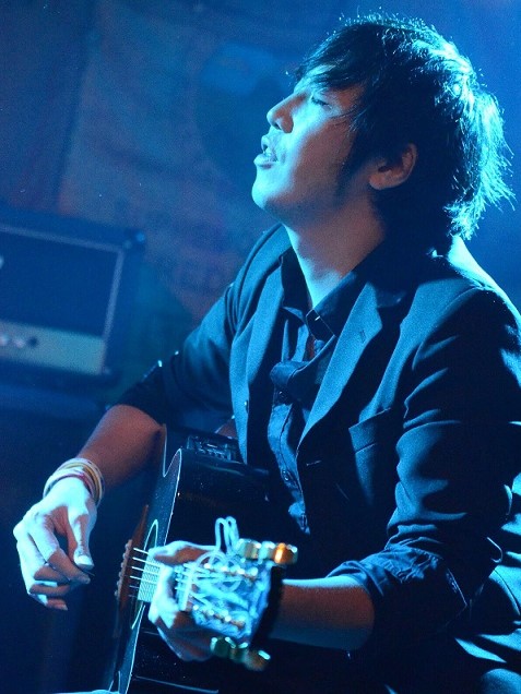 札幌クラシック店ギター講師大本 哲也