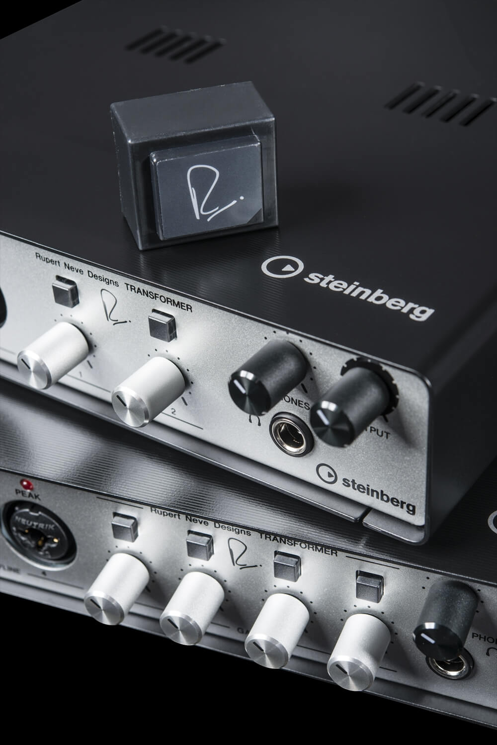 *Steinberg UR-RT2 Rupert Neve Designs トランスフォーマーをフロントパネルの2入力に搭載した、プレミアムクラスの 4 イン x 2 アウト USB 2.0 オーディオ / MIDI インターフェース 内蔵DSPによるレイテンシーフリー、注目のRupert Neve […]