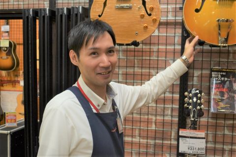 スタッフ写真 店長 根本