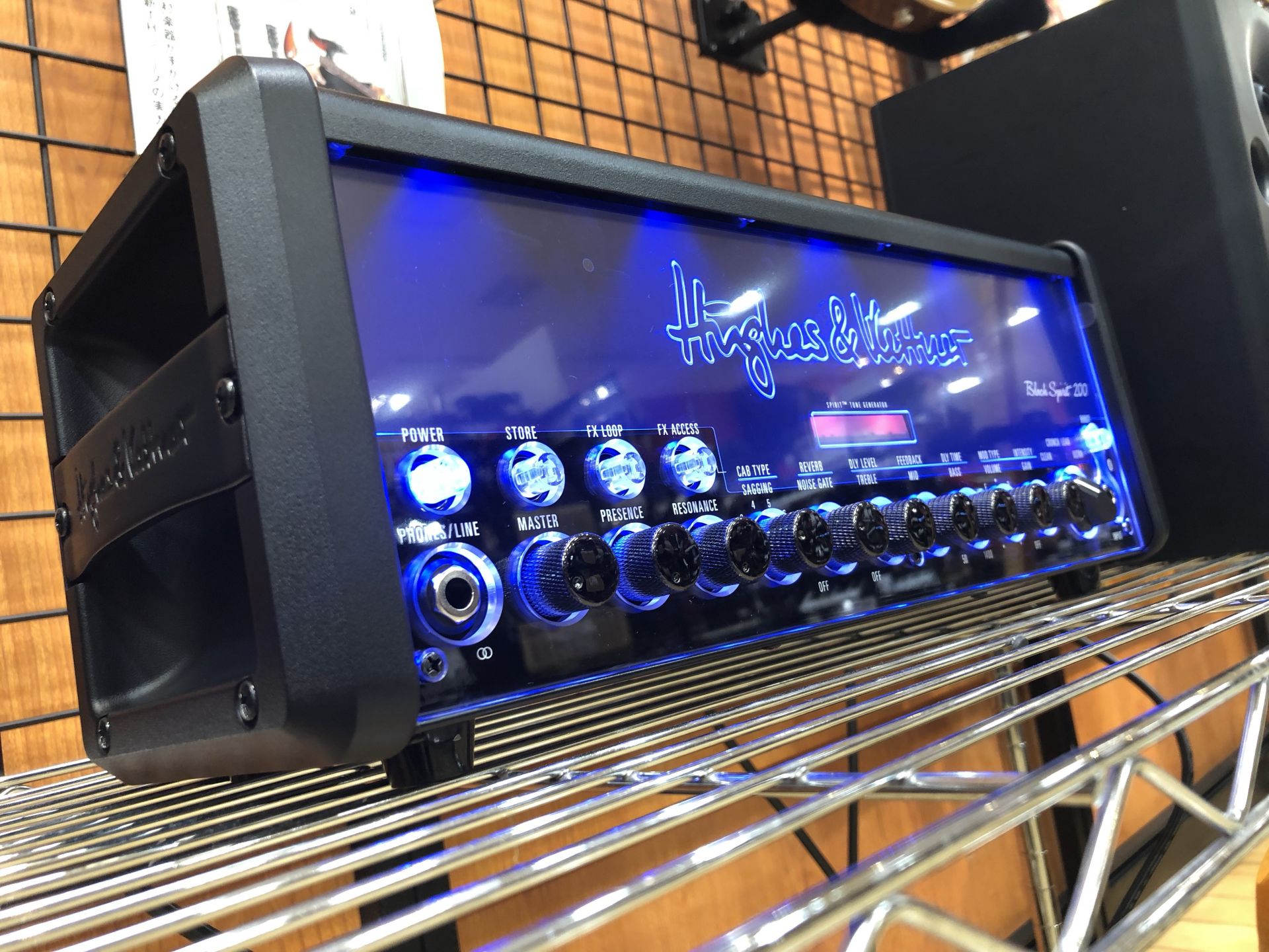 *話題の新製品、アンプヘッド入荷！！ 試奏大歓迎！ *Hughes & Kettner　Black Spirit 200 注目のパワーアンプサギング機能搭載！ 是非、店頭でお試しください！ 詳細情報はこちら⇒[http://www.pearlgakki.com/handk/HUK_BS200_H_f […]