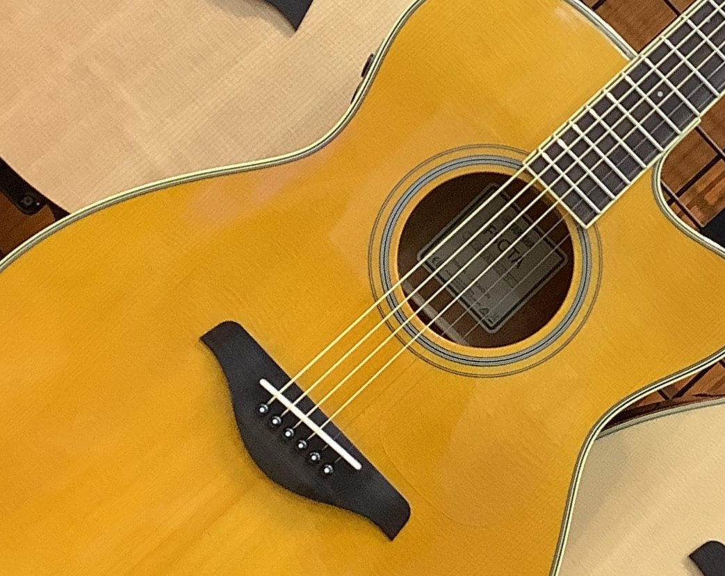 YAMAHA FSC-TA　美品　2022年製　トランスアコースティックギター