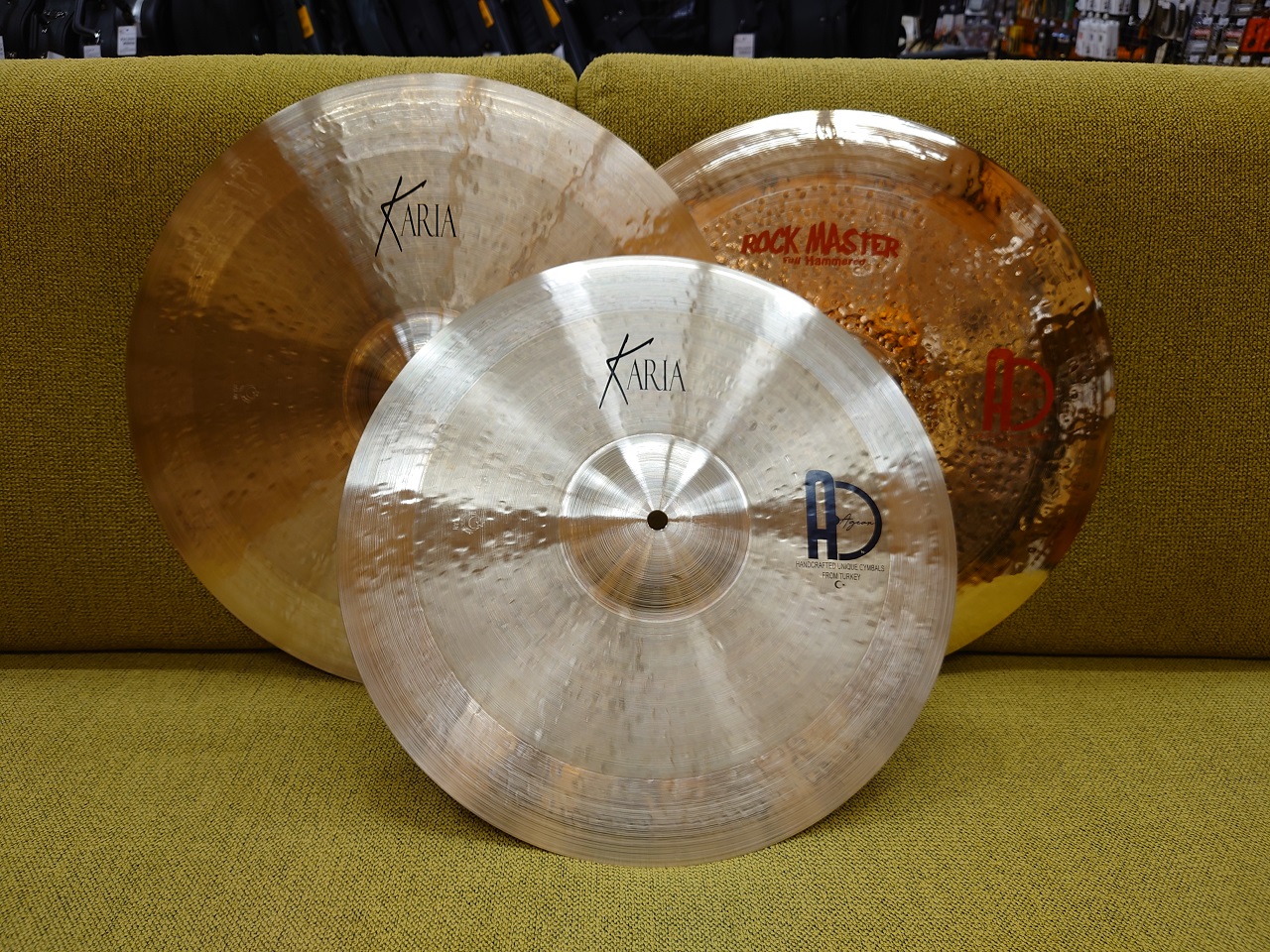 CONTENTS世界で唯一、ここだけでしか手に入らない「13” Special HI-HAT」をはじめ、人気の「Karia」「Rockmaster」シリーズのクラッシュが再入荷しました！AGEANシンバルについて今回入荷商品のご紹介その他店頭ラインナップについて担当者より世界で唯一、ここだけでしか手 […]