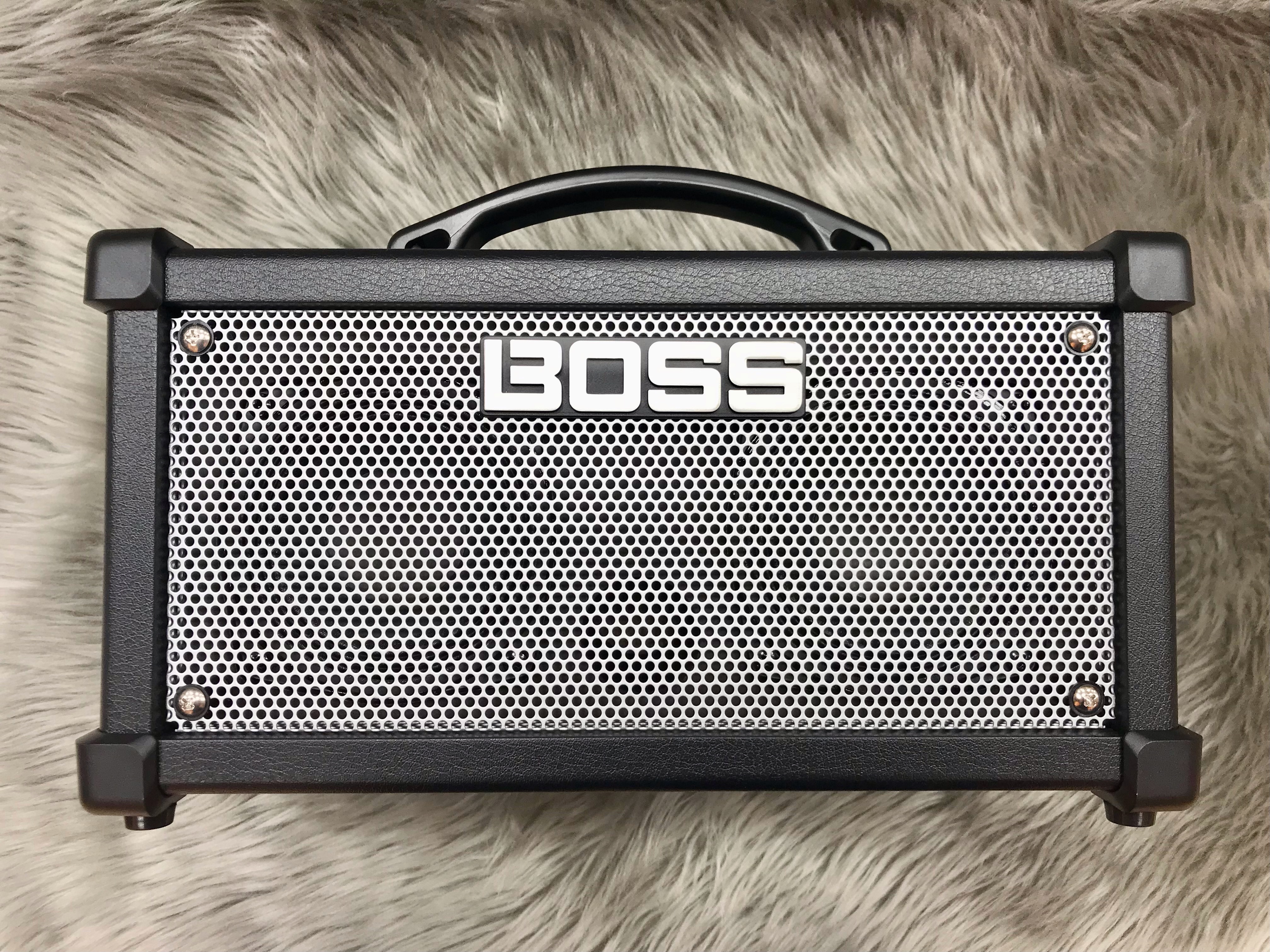 ギターアンプBOSS DUAL CUBE LX