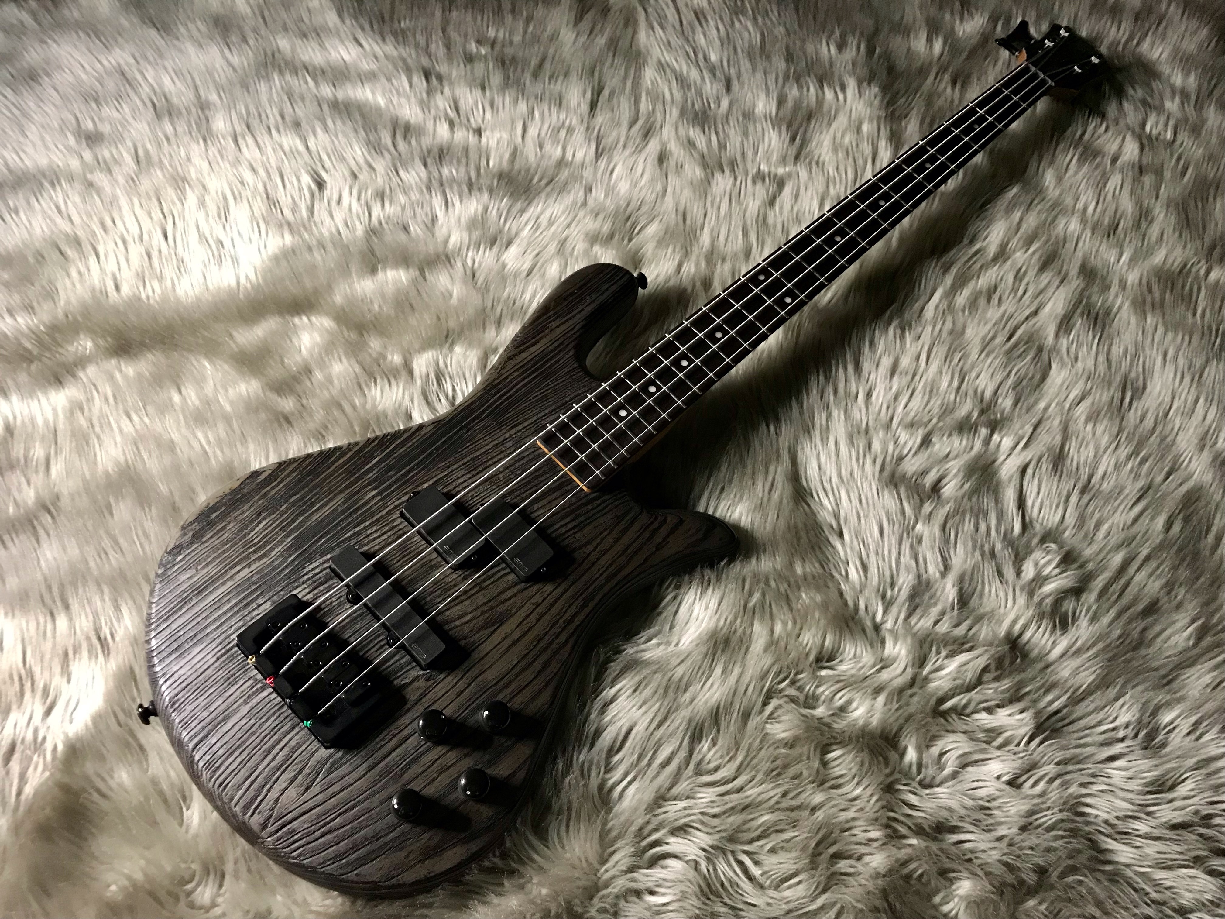 エレキベースNS PULSE4 Satin （CGY）