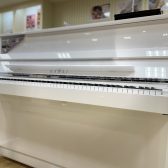 KAWAI　スノーホワイトのアップライトピアノが展示品限りの特別価格！