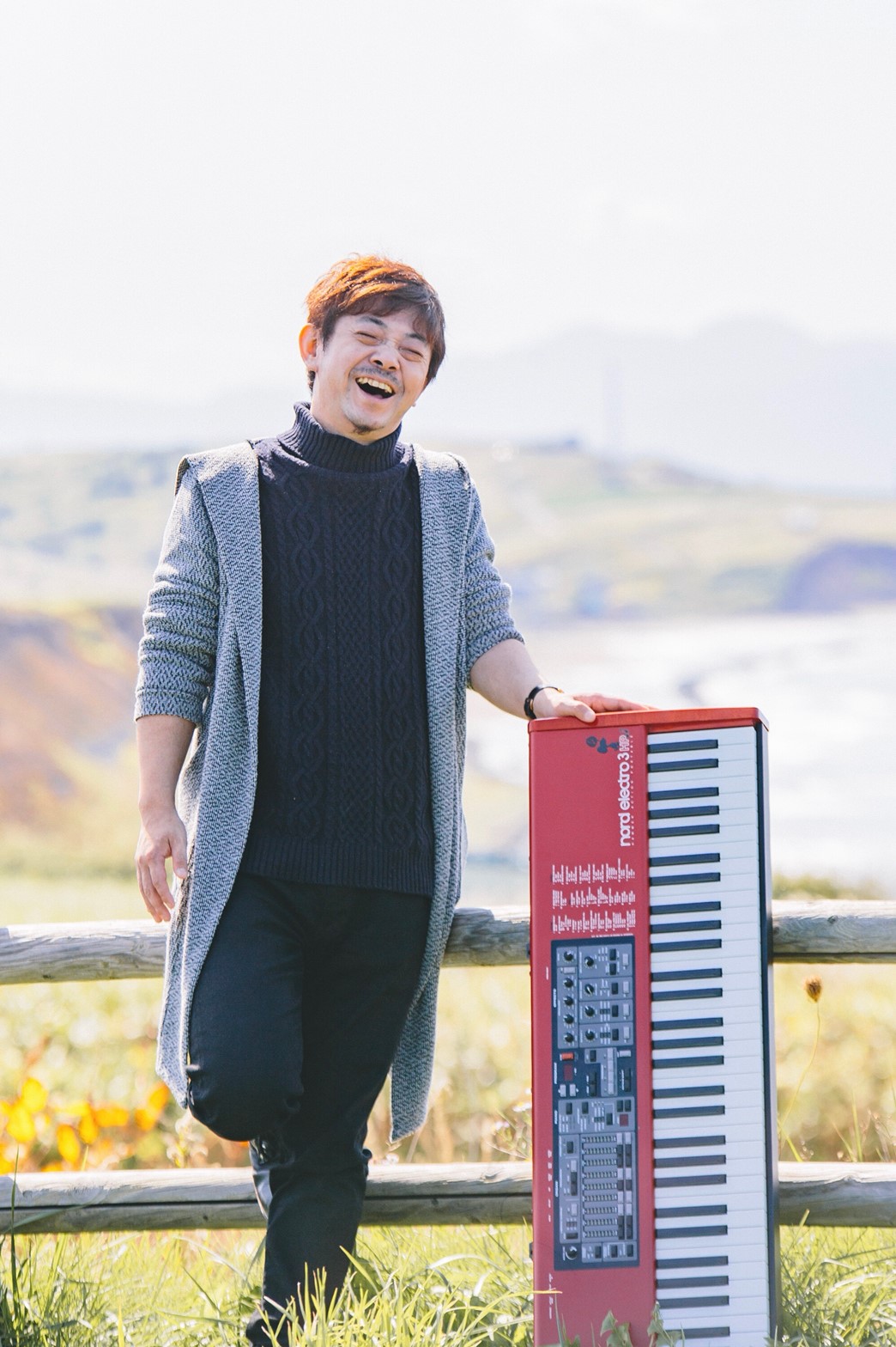 島村楽器北海道地区にて、初の「シンセキーボード」コースが開講しました！実際にキーボーディストとして活躍する講師から、直接キーボード弾きのコツを教えてもらうことができます！ 「クラシックピアノを習っていたけれど、バンドのキーボードを始めることになって悩んでいる…」「軽音部でキーボード担当になったけれど […]